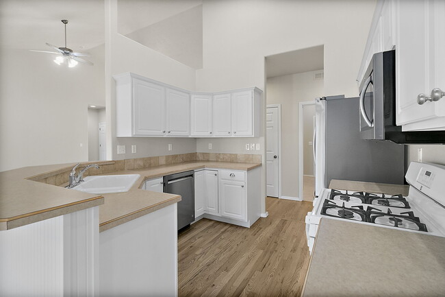 Building Photo - 10460 W Achillea St