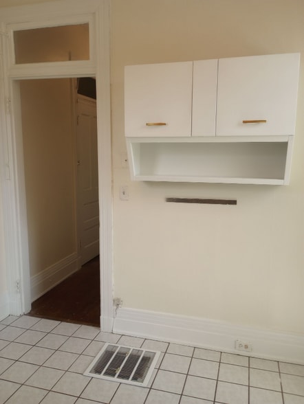 Building Photo - 3523 Clifton Ave