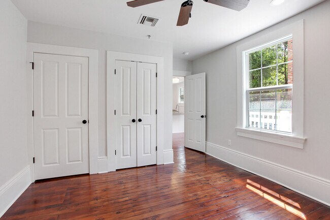 Building Photo - 1BR In Gorgeous Newly Restored Garden District Mansion
