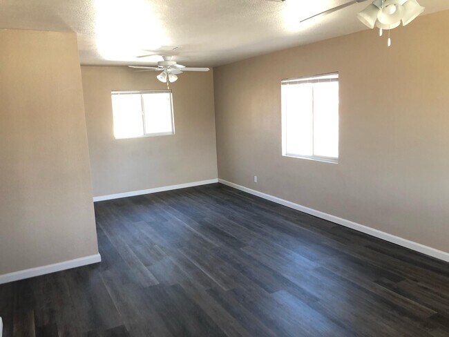 Building Photo - 5008 Sierra Madre Dr