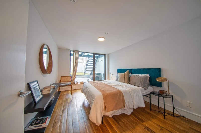 Building Photo - 237 Devoe St