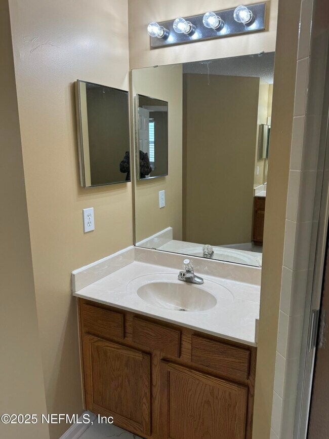 Building Photo - 1318 Yellow Jacket Ct