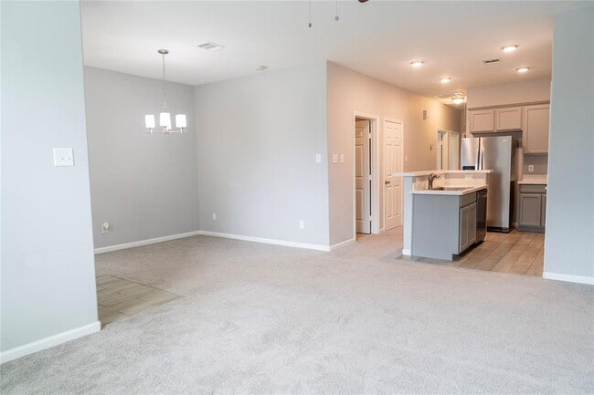 Building Photo - 3915 Brookmeade Dr