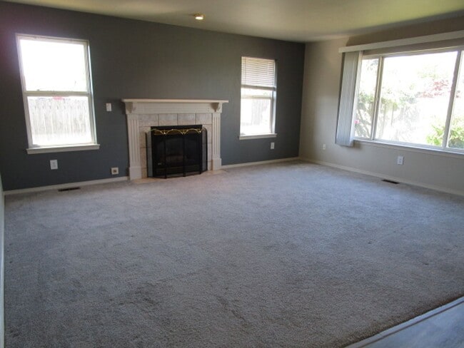 Building Photo - 127 S 18th St