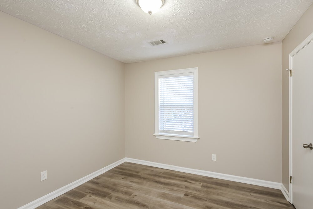 Building Photo - 1241 Owen Cir