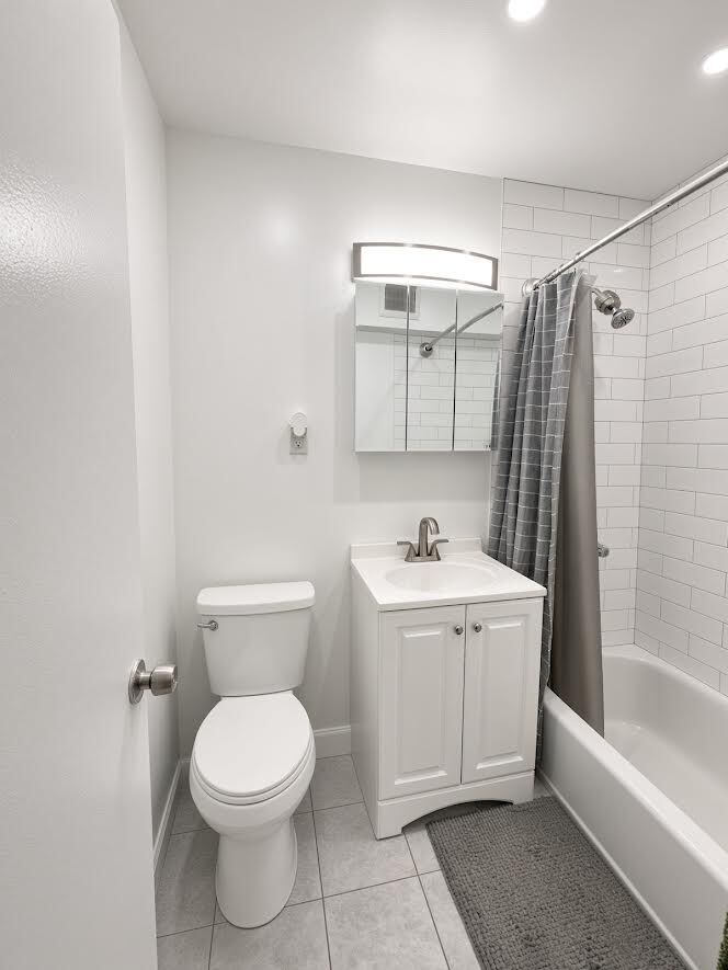 Building Photo - 5775 Mosholu Ave