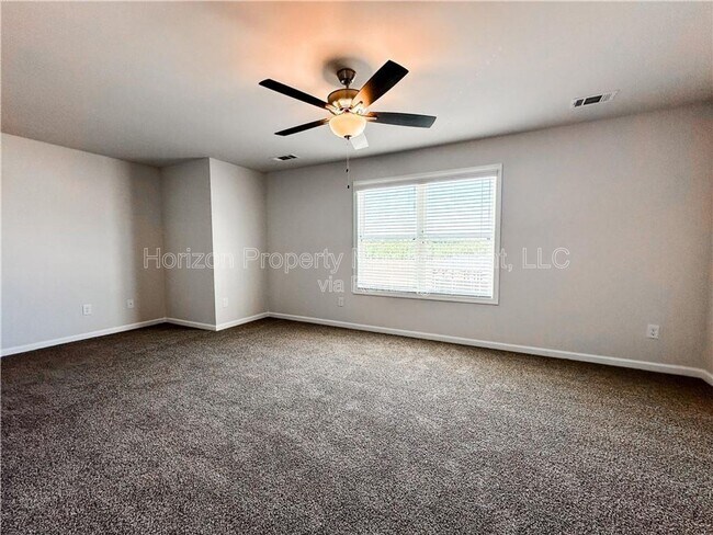 Building Photo - 6320 Pine St