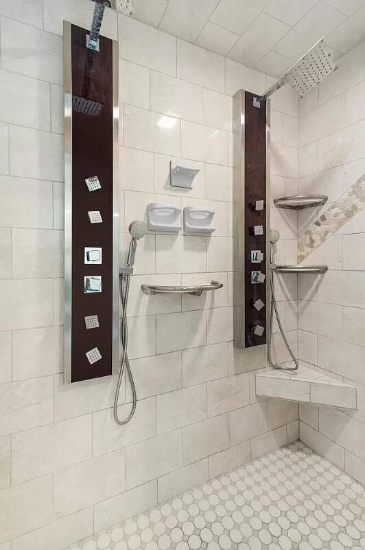 Building Photo - 710 S Pine St