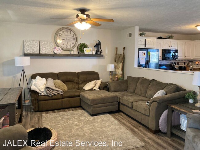 Building Photo - 3 br, 2.5 bath House - 17 Feather Drive