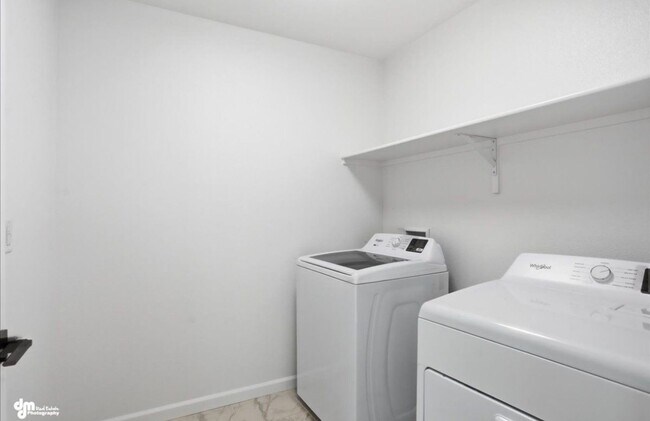 Building Photo - 336 Ashbrook Dr