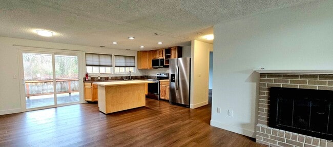 Building Photo - Beautiful 5- bedroom home near TCC