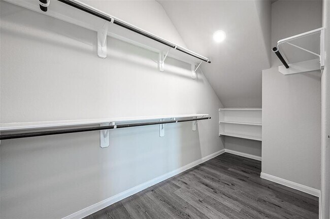 Building Photo - 5619 Brooklyn Rose Dr