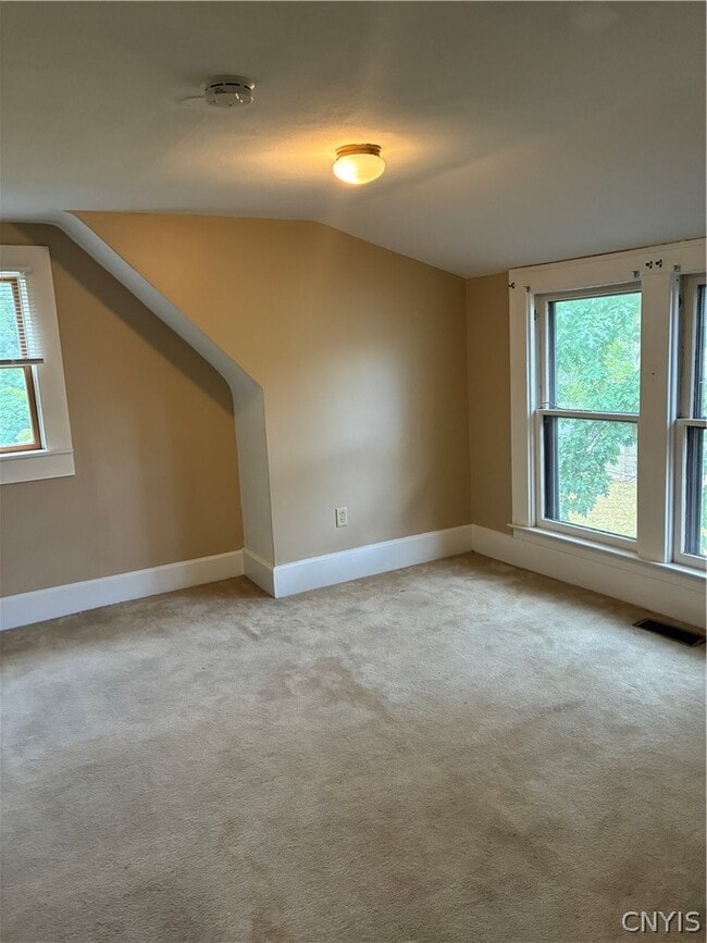 Building Photo - 864 Salt Springs Rd