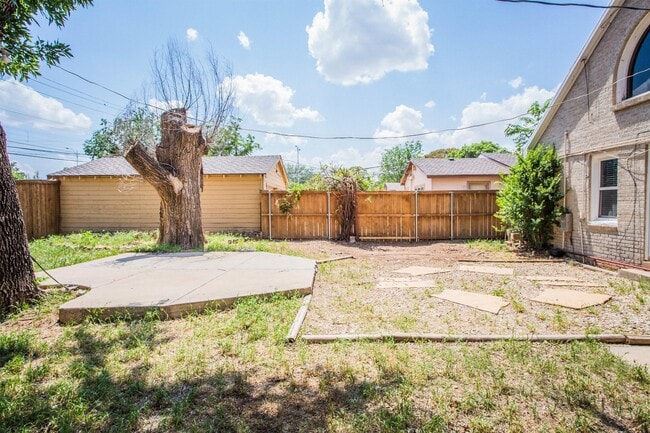 Building Photo - 2431 20th St