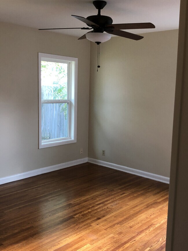 Building Photo - RENTAL LISTING!