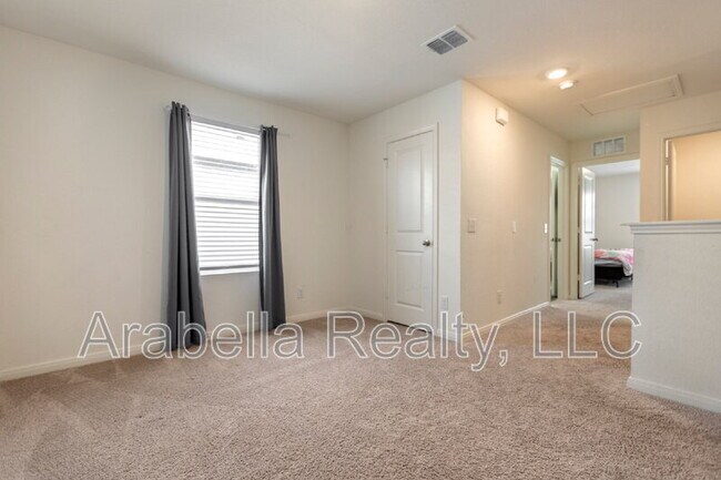 Building Photo - 5507 Finch Cyn