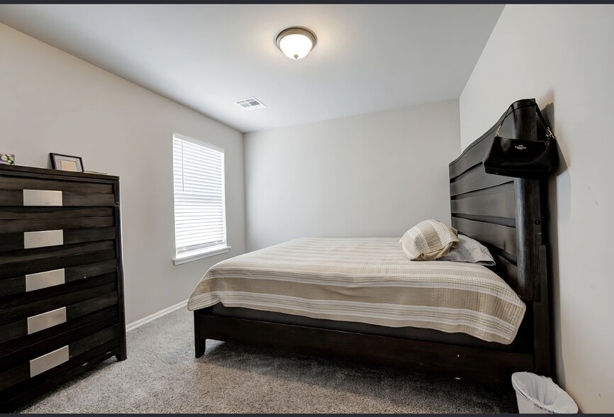 Building Photo - 11652 SW 12th St