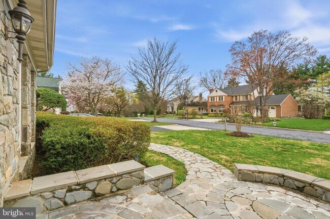 Building Photo - 7520 Royal Dominion Dr