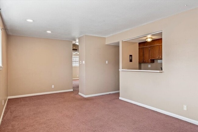 Building Photo - 117 S Elder Ln