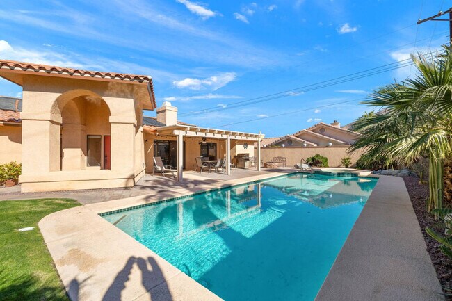 Building Photo - 53720 Avenida Carranza