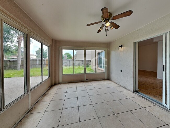 Building Photo - 12639 Longcrest Dr