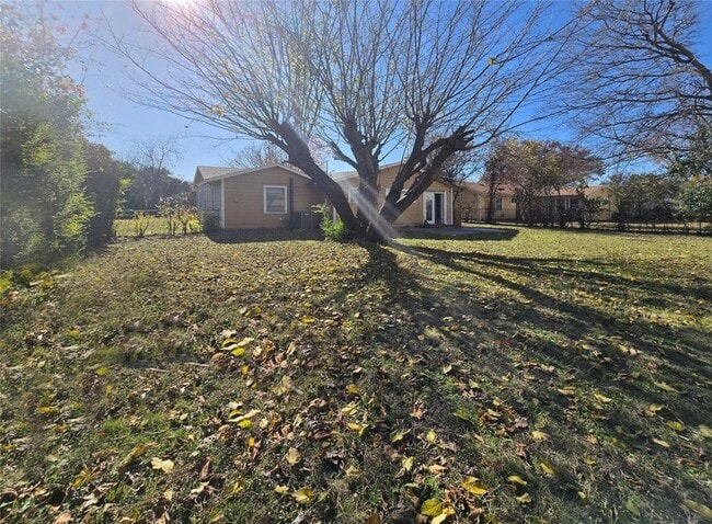 Building Photo - 8307 Bunche Dr