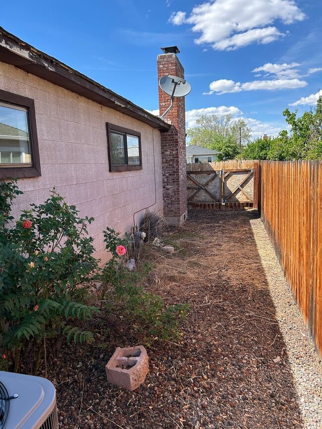 Building Photo - **READY FOR MOVE IN** SINGLE STORY HOME IN...