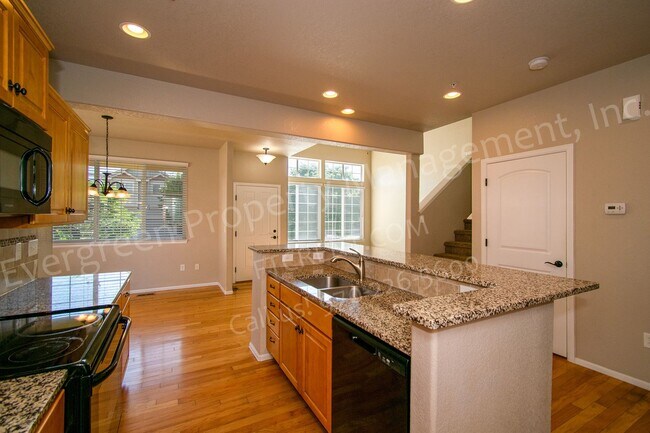 Building Photo - 3015 Denver Dr