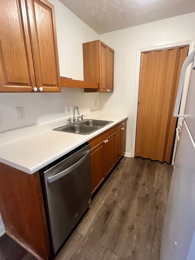 Building Photo - Great Duplex for Rent