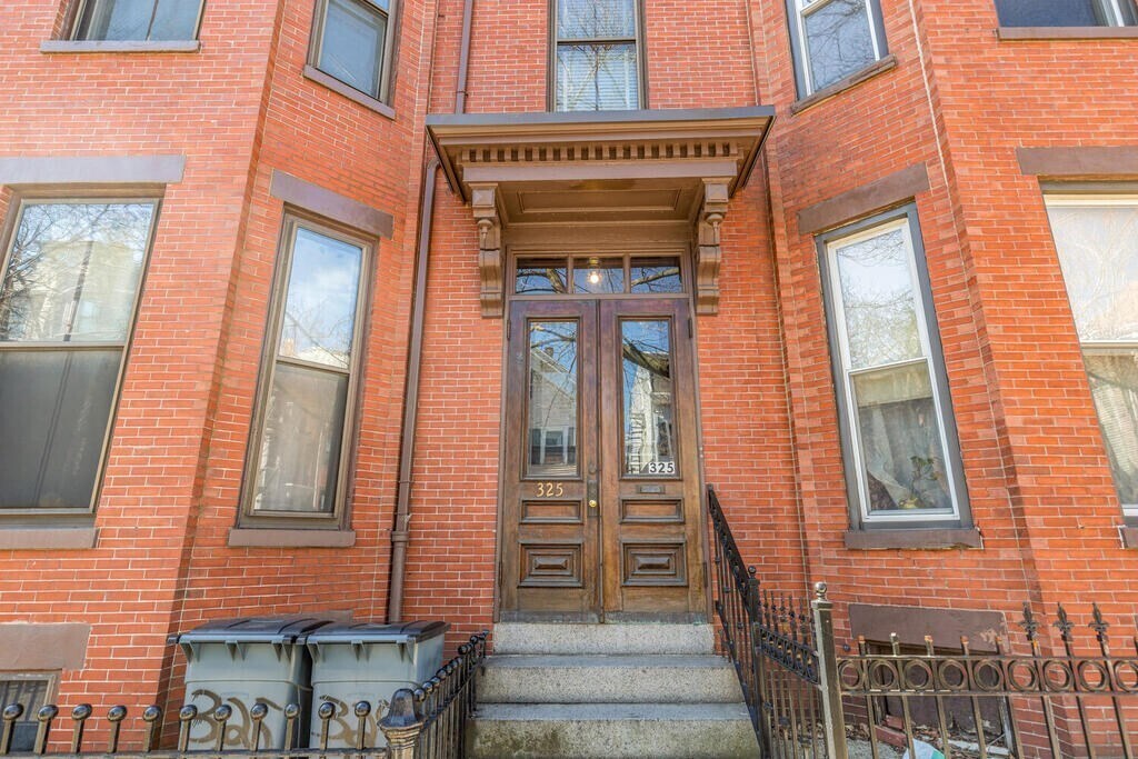 Building Photo - 325 K St