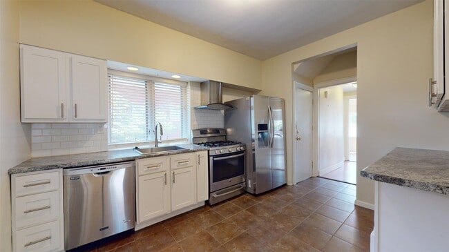 Building Photo - 7030 Clayton Rd