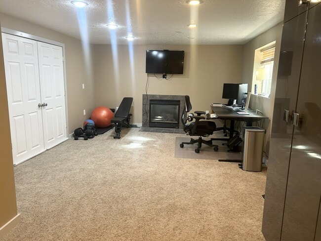 Building Photo - 1094 Gravel Hills Dr