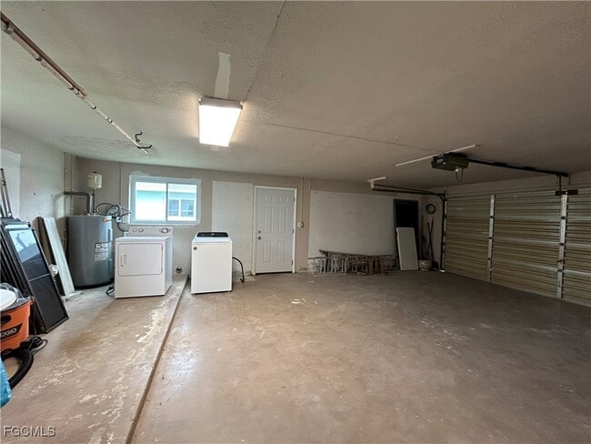 Building Photo - 6128 Cocos Dr