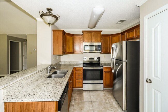 Building Photo - 1602 Far Dr