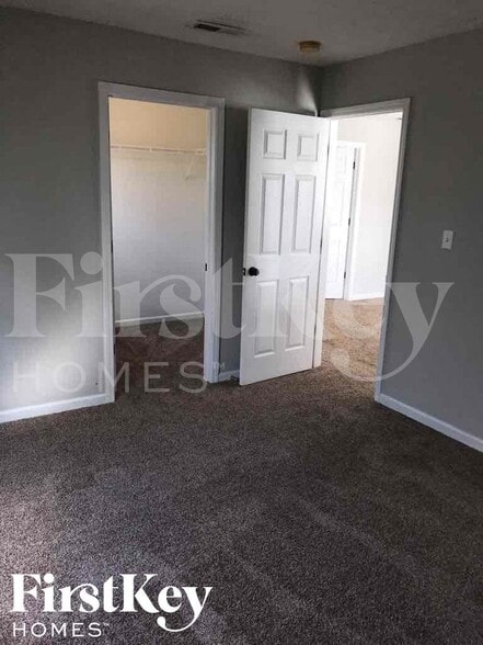 Building Photo - 1293 River Ridge Dr