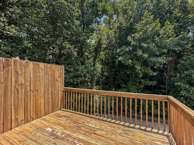Building Photo - Fantastic 2BR / 2BA condo in prime West Kn...