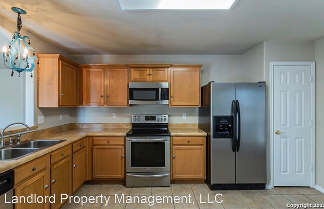Building Photo - 2 br, 2 bath House - 6822 Sabine Pass