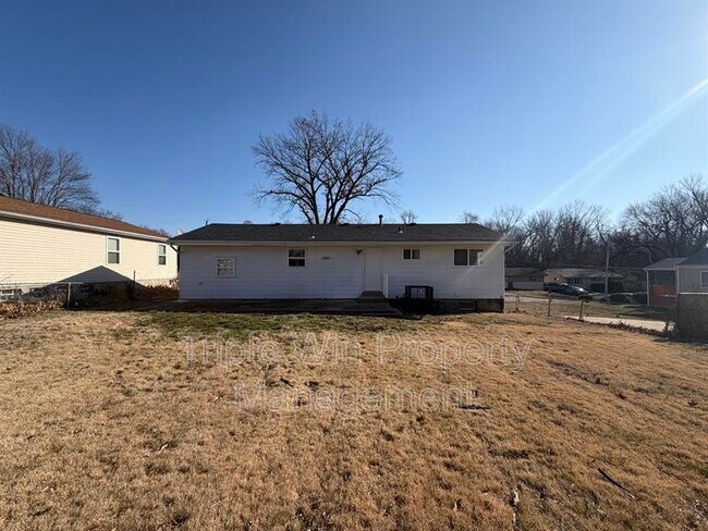 Building Photo - 10191 Mayfair Dr