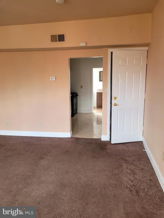 Building Photo - 1433 W Lombard St