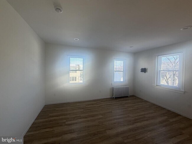 Building Photo - 101 Cedar Ave