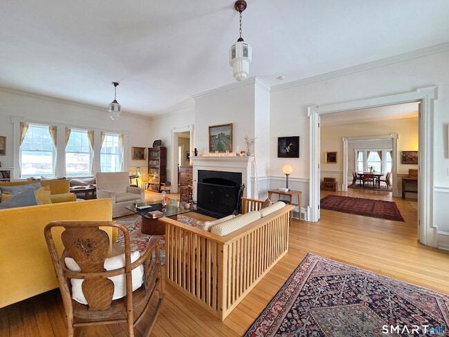 Building Photo - 82 Edgehill Rd