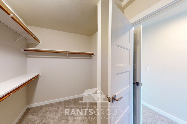 Building Photo - Beautiful Home in Newer Subdivision! Easy freeway access!