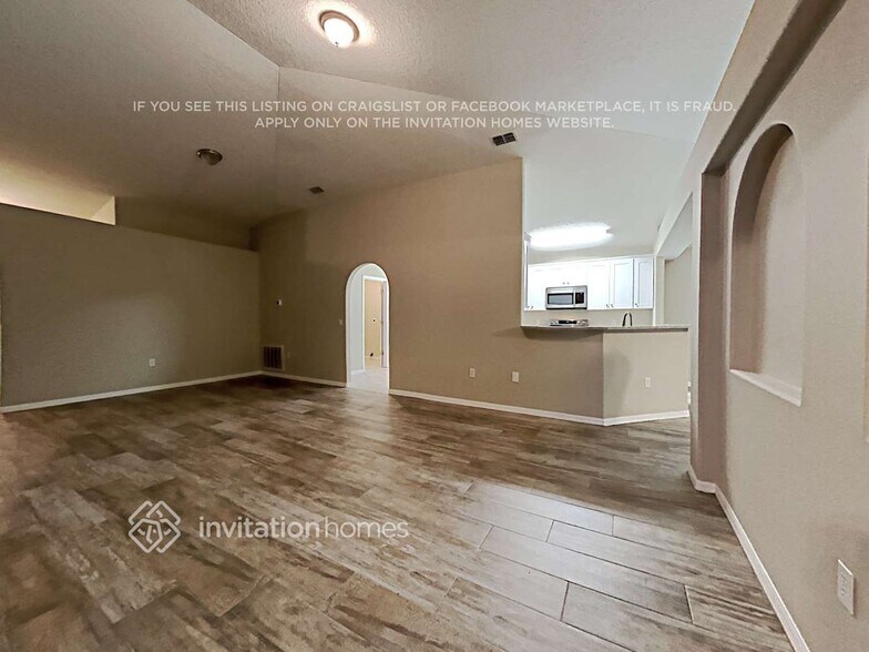 Building Photo - 4716 Four Lakes Dr