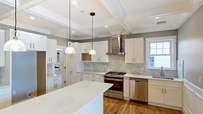 Building Photo - 30 Centre St