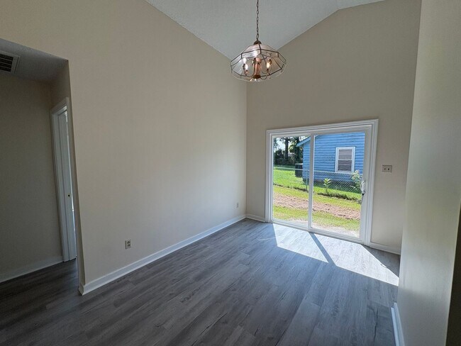 Building Photo - 3706 Dovefield Ct