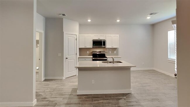 Building Photo - 16951 Buck Cir