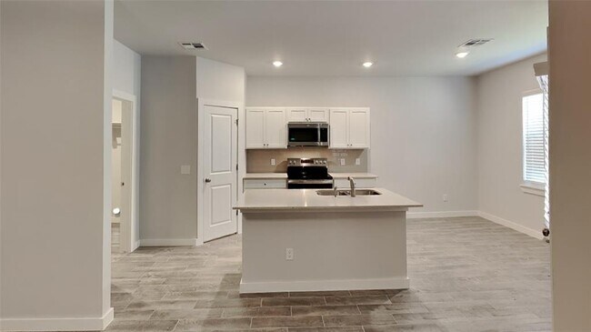 Building Photo - 18060 Lantana Lp