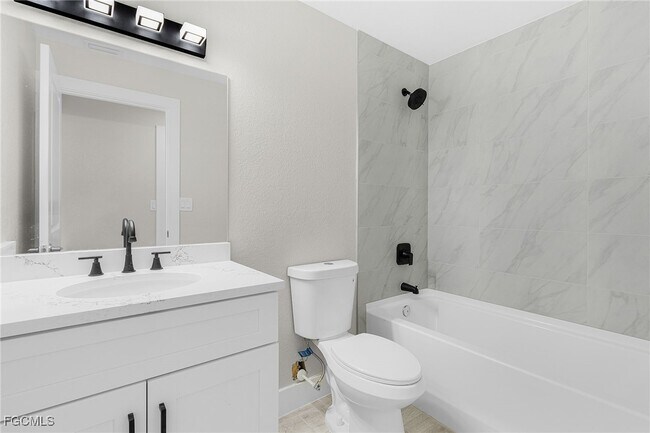 Building Photo - 3509 NE 21st Ave