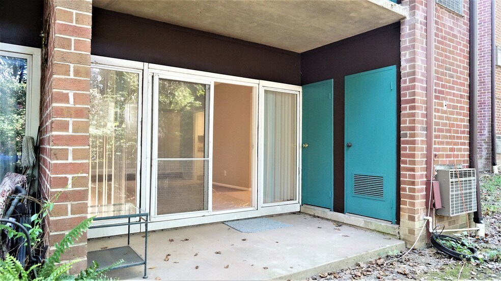 Building Photo - 11818 Breton Ct