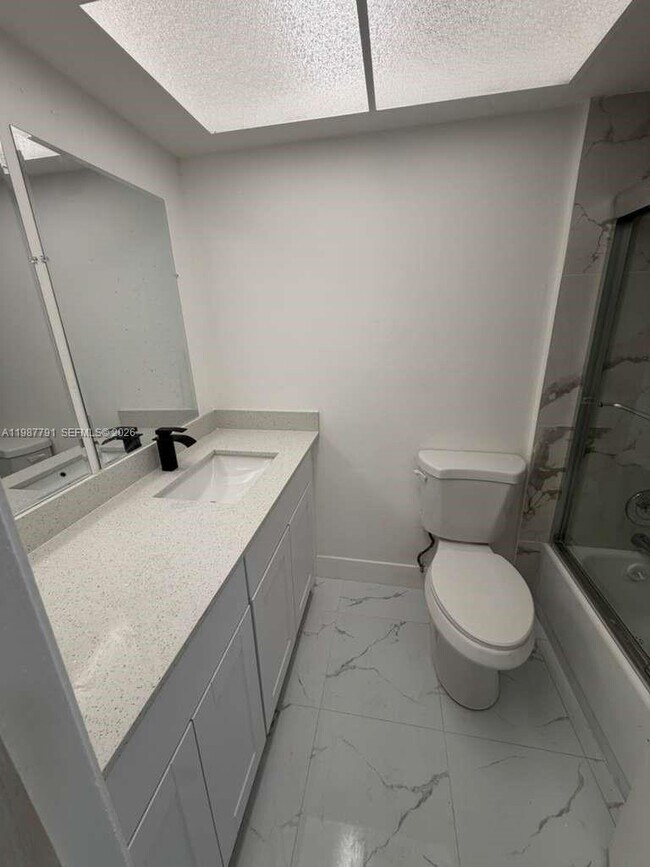 Building Photo - 4030 School Cir